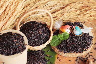 Siyah pirinç yasemin veya organik riceberry pirinç