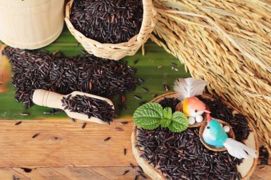 Siyah pirinç yasemin veya organik riceberry pirinç