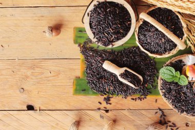 Siyah pirinç yasemin veya organik riceberry pirinç