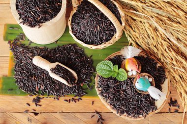 Siyah pirinç yasemin veya organik riceberry pirinç