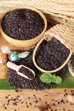 Siyah pirinç yasemin veya organik riceberry pirinç