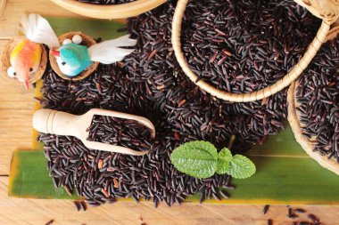 Siyah pirinç yasemin veya organik riceberry pirinç