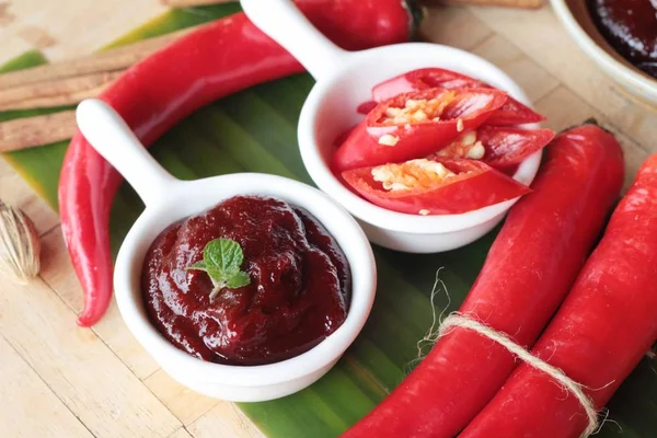 Koreanska röd paprika pasta gochujang för matlagning — Stockfoto