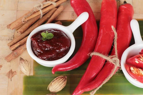 Koreanska röd paprika pasta gochujang för matlagning — Stockfoto