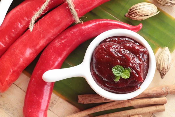 Koreanska röd paprika pasta gochujang för matlagning — Stockfoto