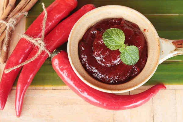 Koreanska röd paprika pasta gochujang för matlagning — Stockfoto