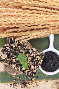 Aperatif siyah susam karışımı yulaf ezmesi sağlık için