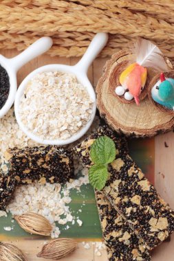 Aperatif siyah susam karışımı yulaf ezmesi sağlık için