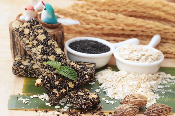 Snack zwarte sesam mix havermout voor gezondheid — Stockfoto