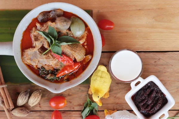 Red curry with roast duck is delicious — Stock Photo, Image