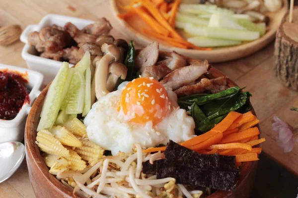 Bibimbap coréen nourriture est délicieuse — Photo