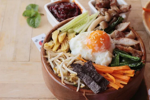 Bibimbap korean food is delicious — Stock Photo, Image