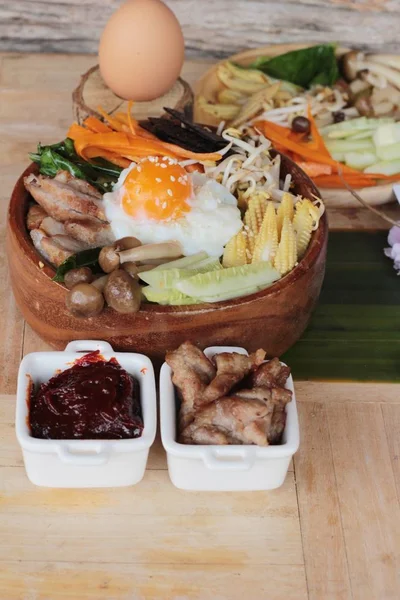 Bibimbap Kore gıda lezzetlidir — Stok fotoğraf