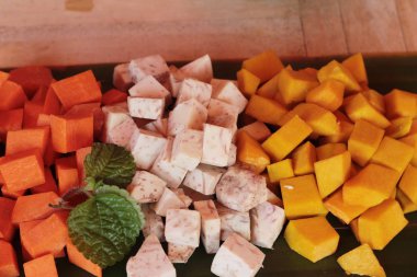 Kabak, Taro, havuç yemek pişirmek için kesmek