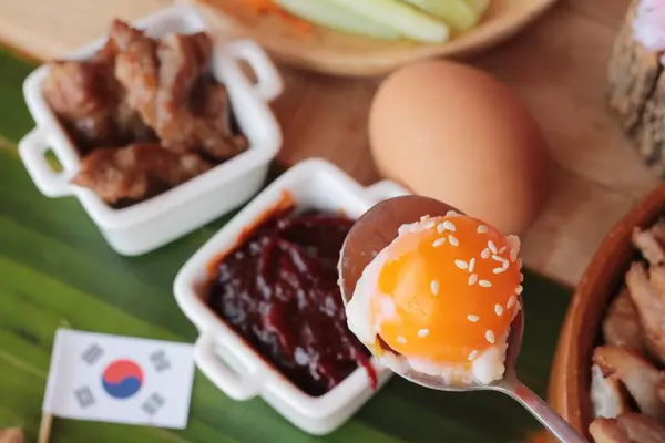 Bibimbap comida coreana es delicioso —  Fotos de Stock