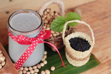 Soya Fasulye sütü karıştırın siyah susam lezzetli