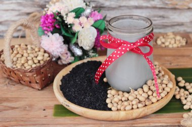 Soya Fasulye sütü karıştırın siyah susam lezzetli