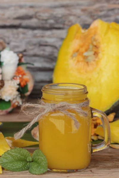 Pumpkin juice tasty and fresh pumpkin sliced — Stock Photo, Image