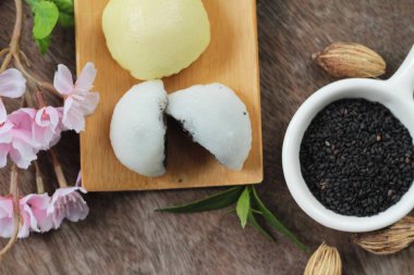 Siyah susam ile Daifuku Mochi Japon tatlı