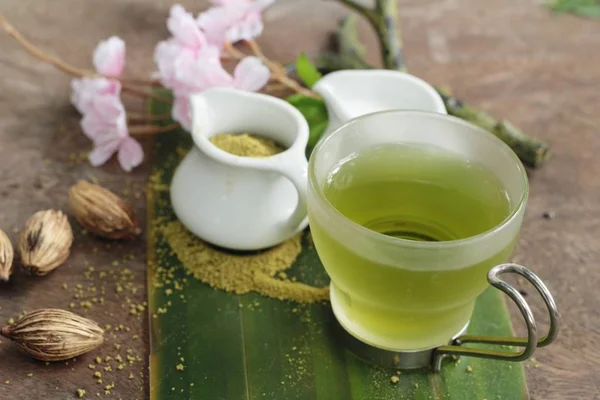 Warme groene thee en matcha thee poeder — Stockfoto