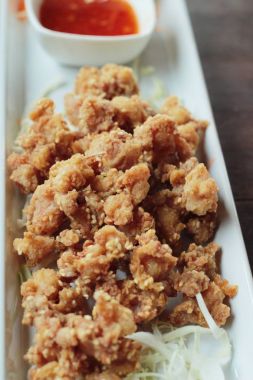 Kızarmış tavuk nuggets lezzetli