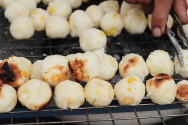 İçinde belgili tanımlık çarşı tatlı patates püresi ızgara