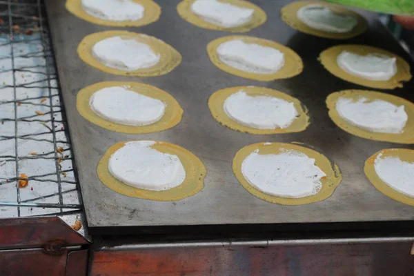 Knuspriger Pfannkuchen ist lecker — Stockfoto