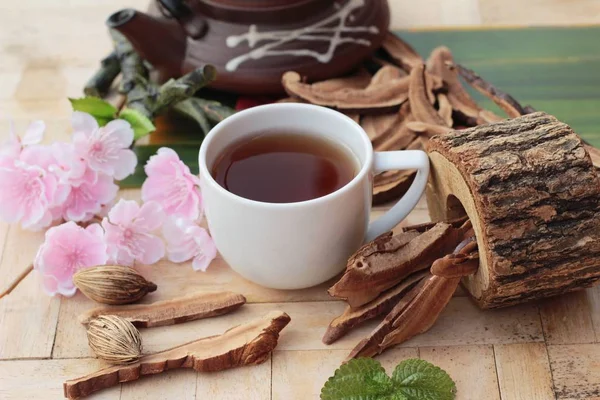 Грибной чай Lingzhi - полезный для здоровья — стоковое фото