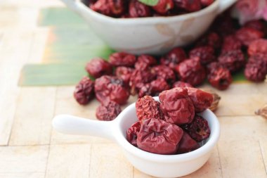 Kurutulmuş hünnap meyve lezzetlidir