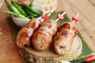 Izgara sosis Asya lezzetlidir