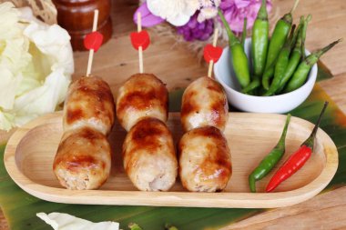 Izgara sosis Asya lezzetlidir