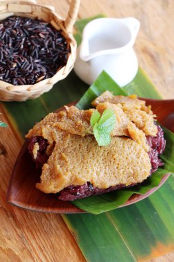 Siyah muhallebi, yapışkan pirinç Tay tatlı