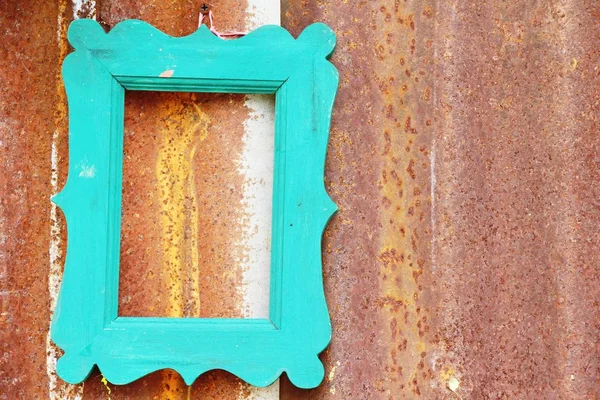 Wooden frame on old zinc background texture — Stock Photo, Image
