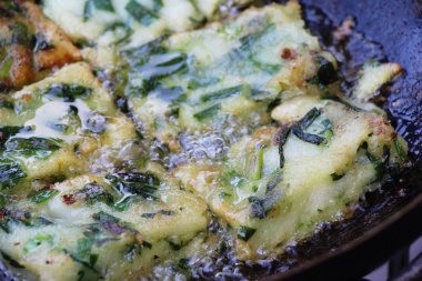 sarımsak chives ile lezzetli dolma pişmiş hamur tatlısı