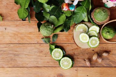 Taze organik bergamot ot ve kireç yaprak