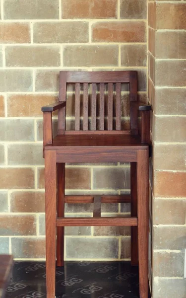 Wooden chairs in the garden vintage style — Stock Photo, Image