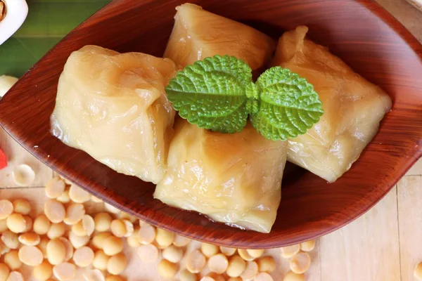 Dolma hamur piramit tatlı lezzetli (Kanom Tien var)