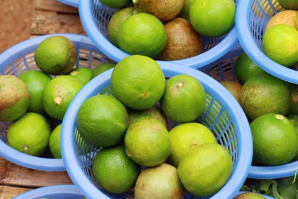 Limón fresco en el mercado — Foto de Stock