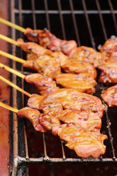 Carne de porco assada é delicioso no mercado — Fotografia de Stock