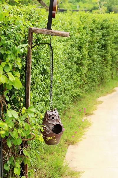 Lampa i trädgården på vintage stil — Stockfoto