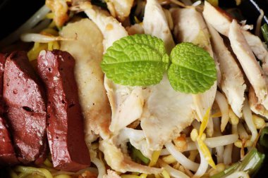 Sebze ve çorba lezzetli tavuk şehriye