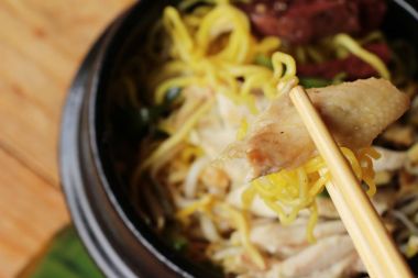 Sebze ve çorba lezzetli tavuk şehriye