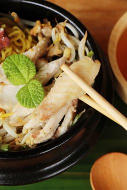 Sebze ve çorba lezzetli tavuk şehriye