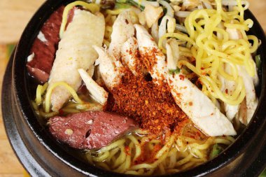 Sebze ve çorba lezzetli tavuk şehriye