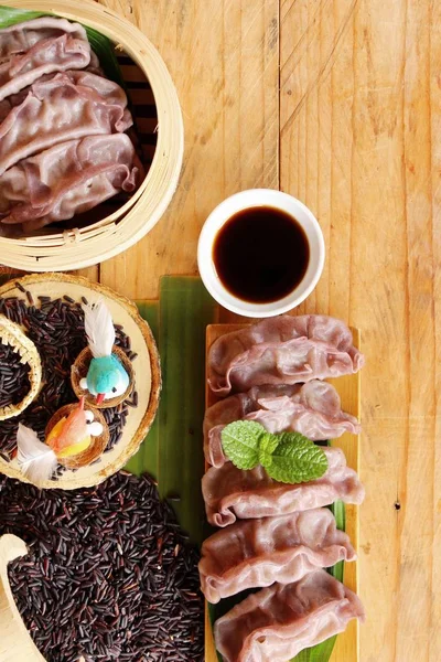 Riceberry pirinç lezzetli Çince buğulanmış hamur tatlısı
