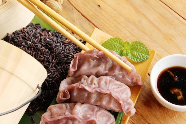 Riceberry pirinç lezzetli Çince buğulanmış hamur tatlısı