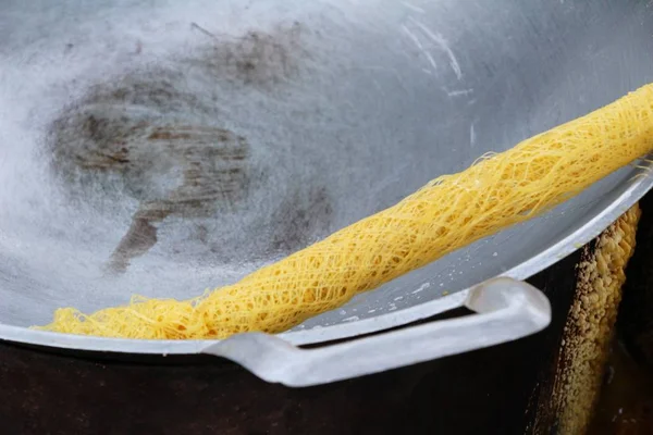 Şekerli tatlı Güney Tay Asya tarzı (Khanom La yapma)