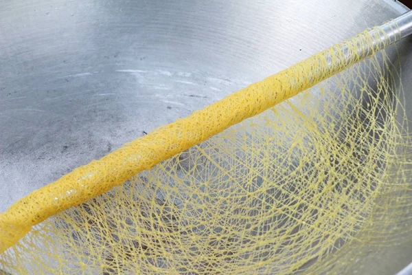 Şekerli tatlı Güney Tay Asya tarzı (Khanom La yapma)