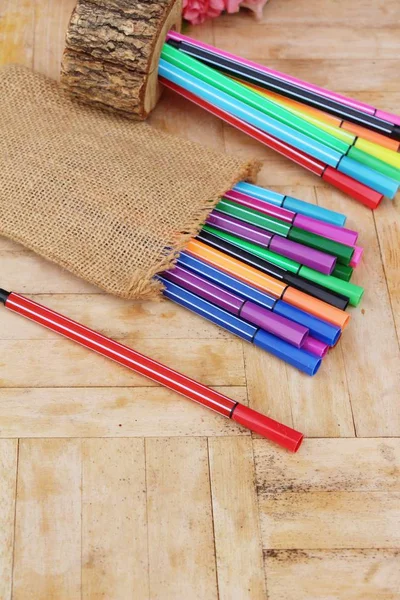 Sihirli kalem çok çeşitli renkli — Stok fotoğraf