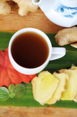 Limonlu çay zencefil ve lezzetli tatlım